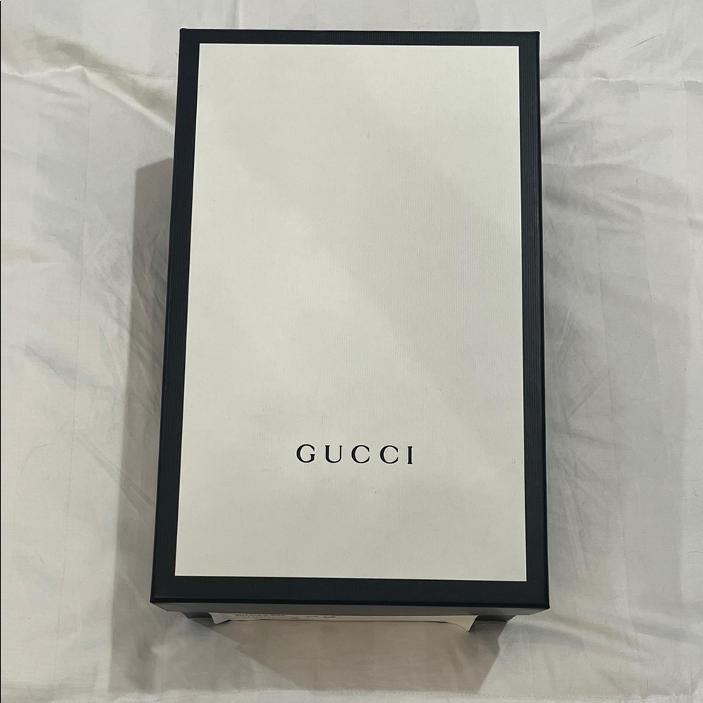 Gucci Black Leather Loafers with Gold Horsebit - Picture 11 of 15